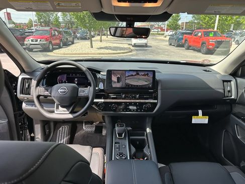 New 2026 Nissan Pathfinder SL AWD/4WD image 26