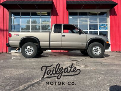 Used 2000 Chevrolet S10 Pickup 4x4 Extended Cab w/ Preferred Equipment Group