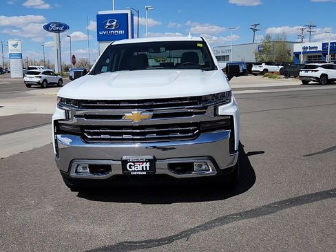 Used 2020 Chevrolet Silverado 1500 LTZ w/ Z71 Off-Road Package AWD/4WD image 4
