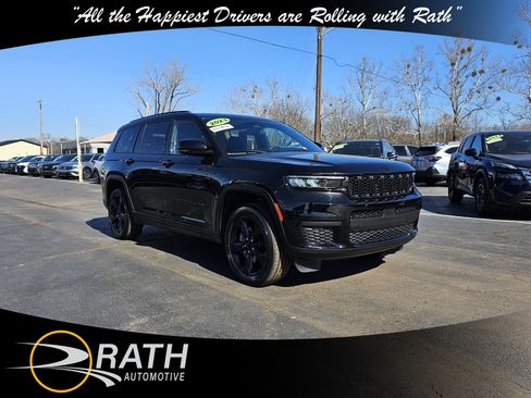 Used 2023 Jeep Grand Cherokee L Laredo image 4