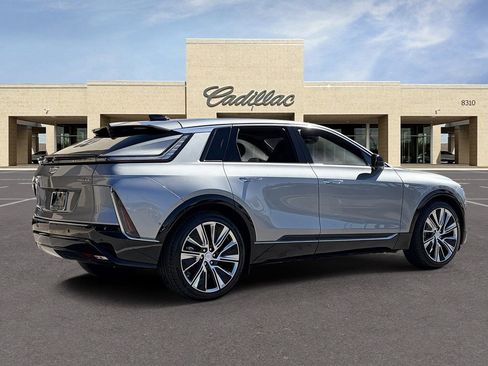 Certified 2025 Cadillac Lyriq Luxury w/ LPO, Floor Liner Package image 5