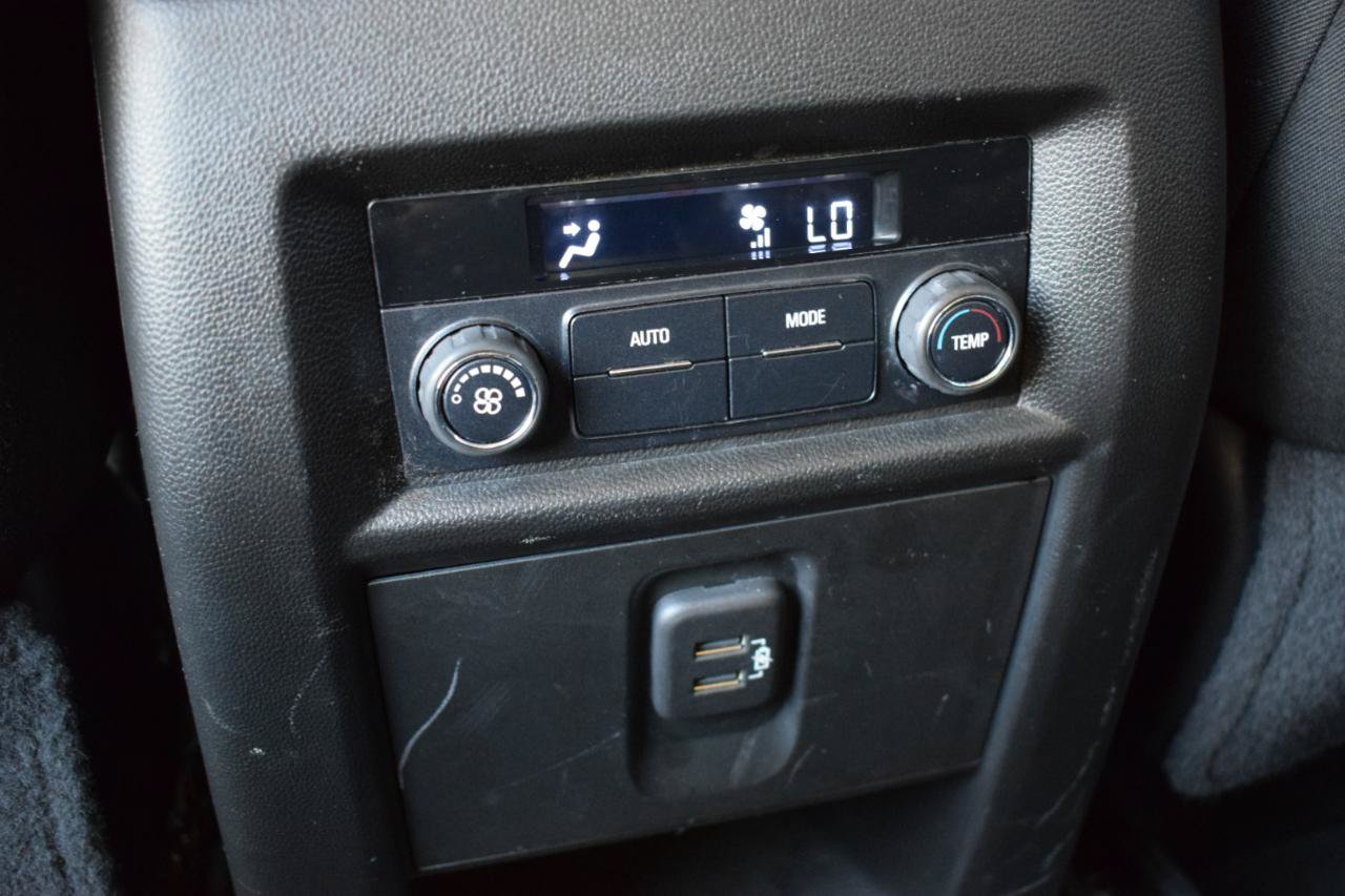 Used 2020 Chevrolet Traverse LT FWD image 39