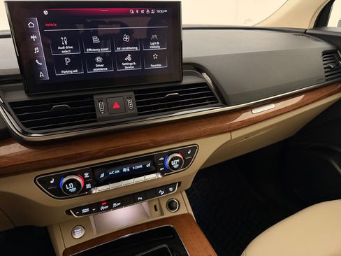 Used 2023 Audi Q5 2.0T Premium w/ Convenience Package AWD/4WD image 19