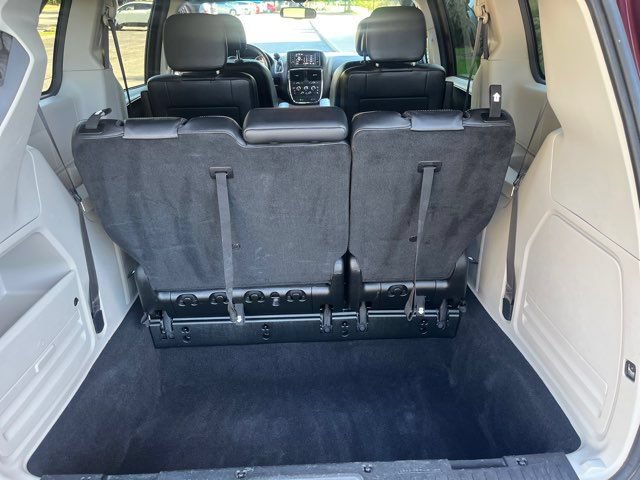 Used 2017 Dodge Grand Caravan SXT FWD image 19