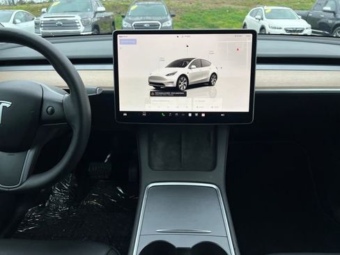 Used 2023 Tesla Model Y Long Range image 20