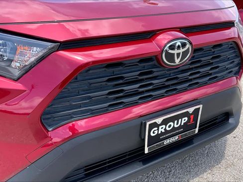 Used 2019 Toyota RAV4 LE w/ Carpet Mat Package AWD/4WD image 24