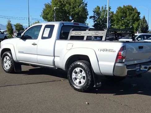 Used 2012 Toyota Tacoma 4x4 Access Cab V6 w/ TRD Off-Road Pkg image 6