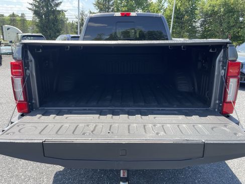Used 2022 Ford F250 Lariat w/ Black Appearance Package AWD/4WD image 8