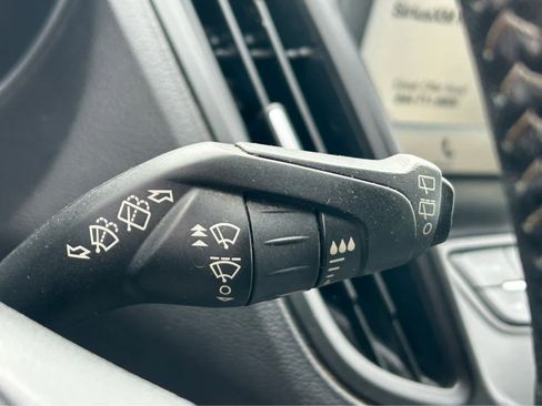 Used 2019 Ford Escape SE FWD image 19