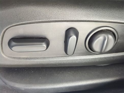 Used 2021 GMC Acadia SLT w/ Premium Package image 24