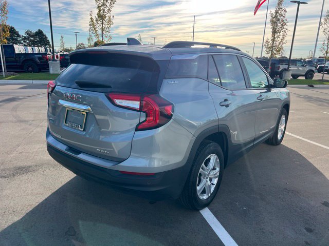 Used 2024 GMC Terrain SLE w/ Driver Convenience Package AWD/4WD image 5