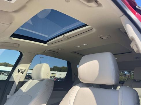 Used 2023 Buick Enclave Essence w/ Experience Buick Package image 18