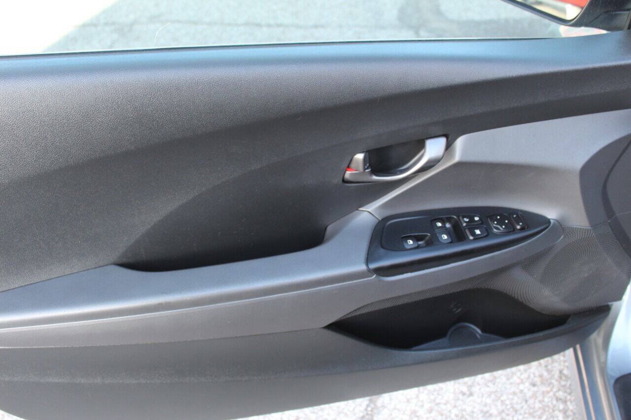 Used 2019 Hyundai Veloster 2.0 FWD image 18