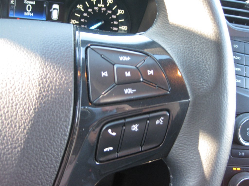 Used 2017 Ford Explorer XLT AWD/4WD image 16