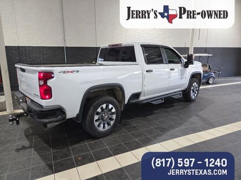 Used 2022 Chevrolet Silverado 2500 Custom w/ Custom Value Package AWD/4WD image 5