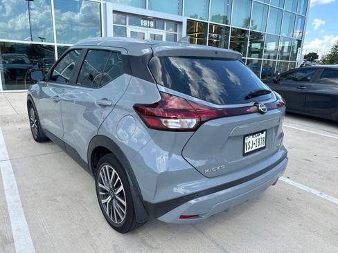 Used 2022 Nissan Kicks SV FWD image 4