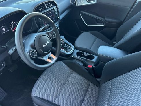 Used 2022 Kia Soul LX FWD image 10