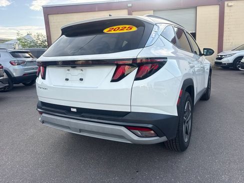 Used 2025 Hyundai Tucson SEL FWD image 3