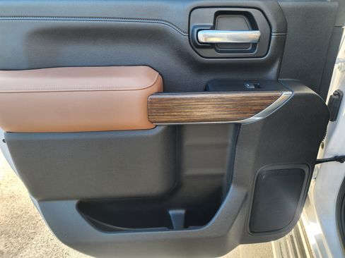 Used 2023 Chevrolet Silverado 2500 High Country image 18