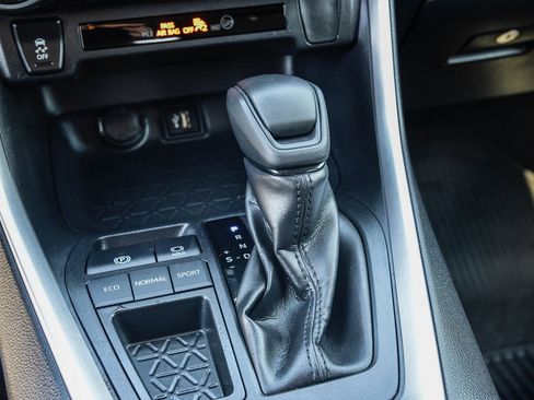 Certified 2023 Toyota RAV4 LE image 27