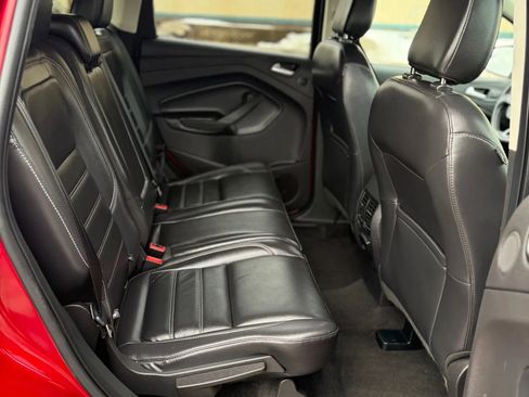 Used 2019 Ford Escape Titanium image 17