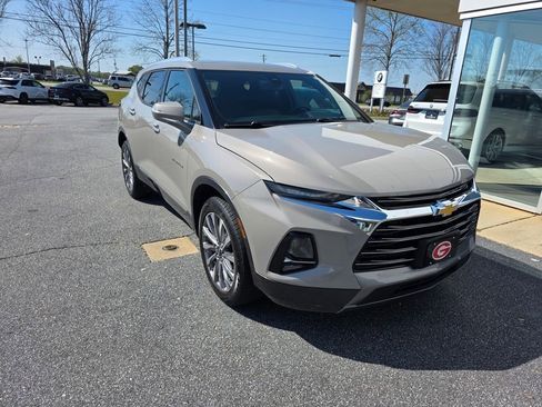 Used 2022 Chevrolet Blazer Premier w/ Enhanced Convenience Package image 3