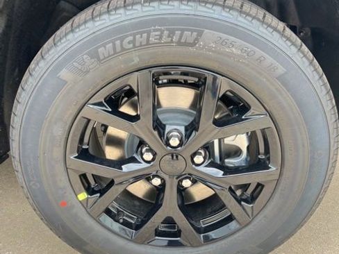 New 2026 Jeep Grand Cherokee L 4WD image 10