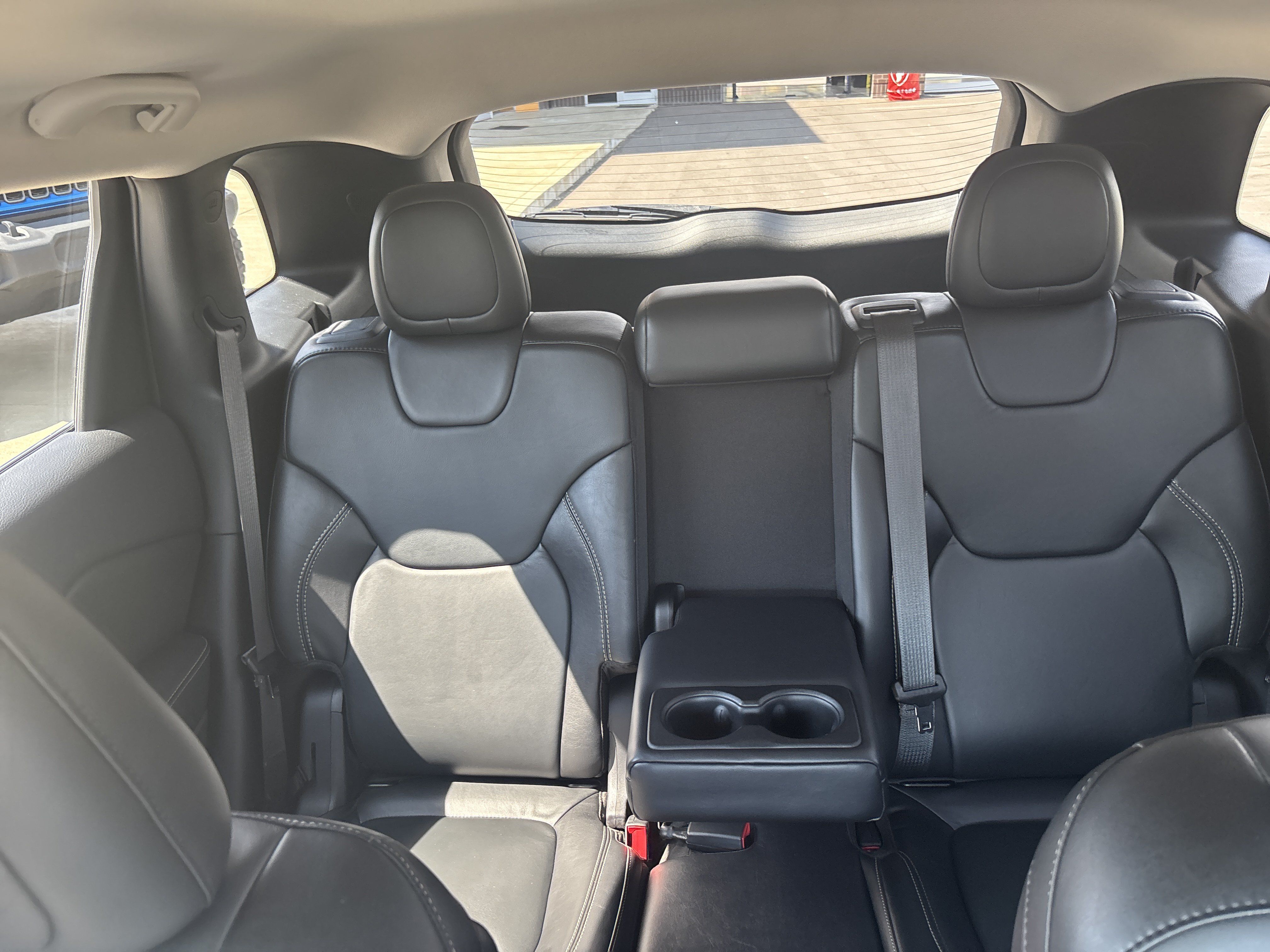 Used 2015 Jeep Cherokee Limited FWD image 28