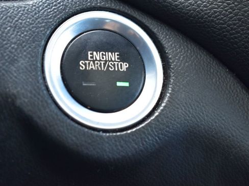 Used 2018 Chevrolet Equinox LT image 32