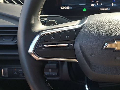 Used 2025 Chevrolet Silverado EV LT AWD/4WD image 21
