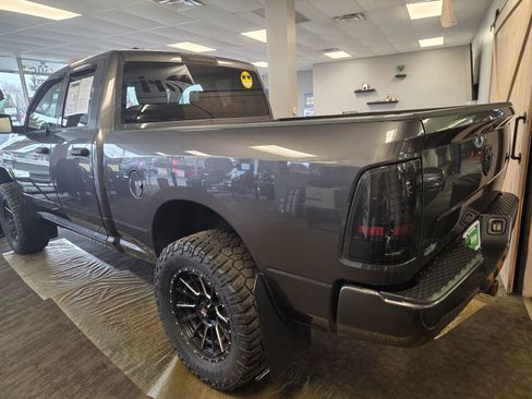 Used 2017 RAM 1500 Express image 10