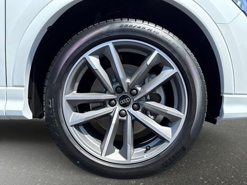 Certified 2025 Audi Q3 2.0T Premium w/ Convenience Package AWD/4WD image 8