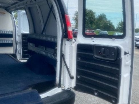 Used 2020 Chevrolet Express 2500 RWD image 10