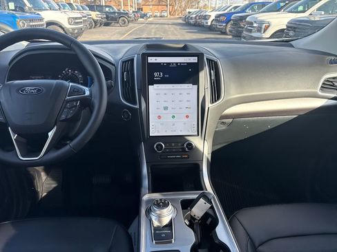 Used 2024 Ford Edge SEL w/ Convenience Package image 18