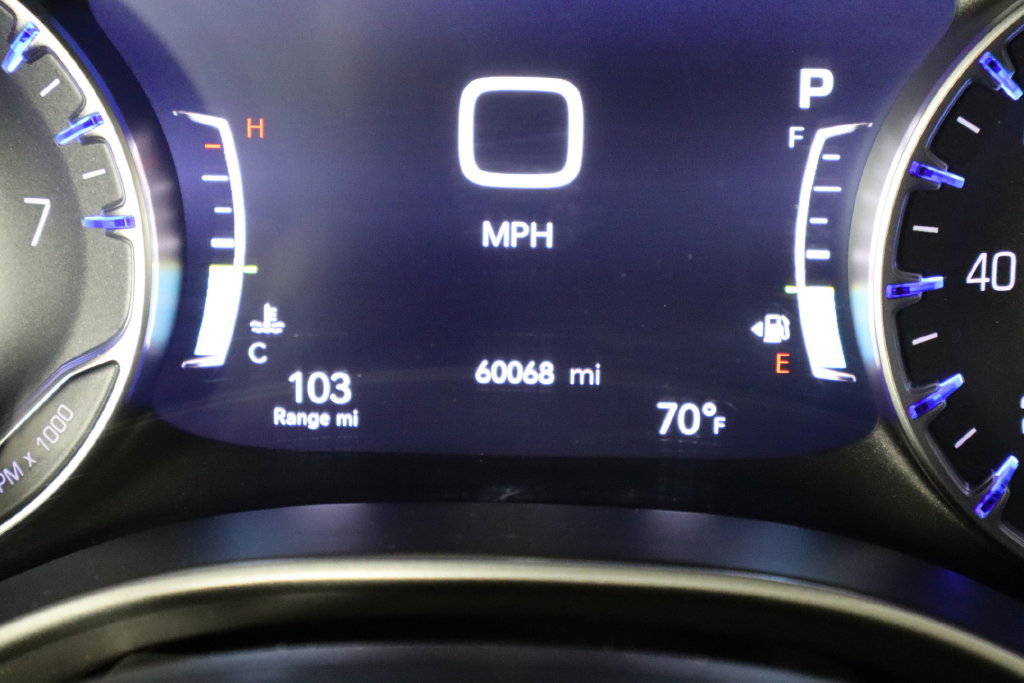Used 2025 Chrysler Pacifica Select FWD image 43