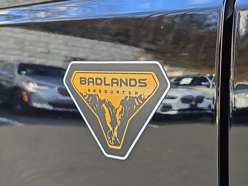 Used 2022 Ford Bronco Badlands image 32