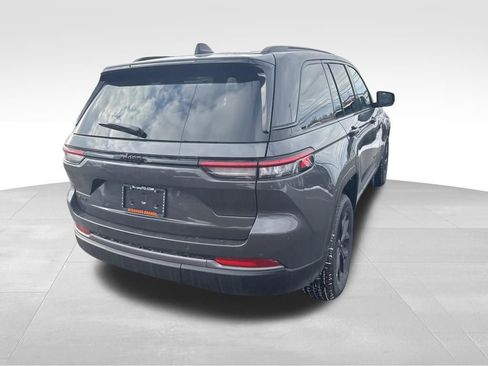 New 2026 Jeep Grand Cherokee Laredo image 5