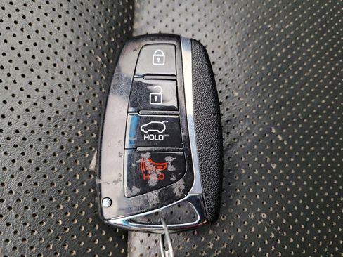 Used 2017 Hyundai Santa Fe SE image 32