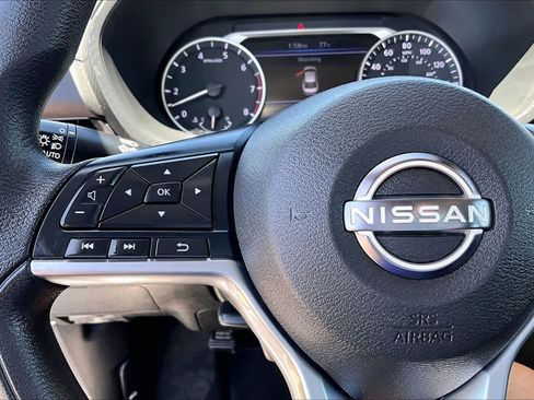 Used 2025 Nissan Sentra SV FWD image 23