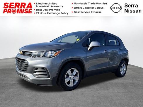 Used 2020 Chevrolet Trax LS image 1