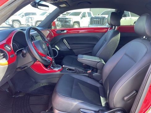 Used 2019 Volkswagen Beetle 2.0T SE image 16