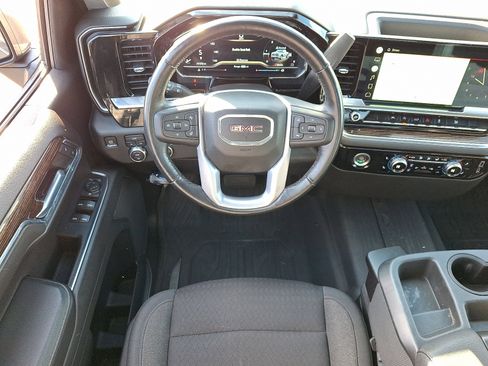 Used 2022 GMC Sierra 1500 Elevation w/ LPO, Elevation Black Package image 11