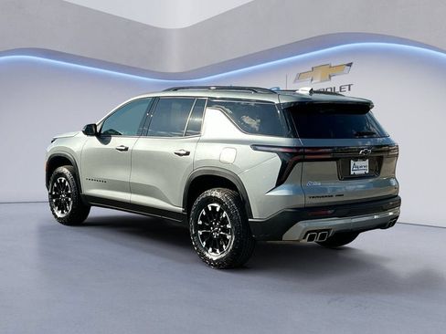 Used 2025 Chevrolet Traverse Z71 AWD/4WD image 3