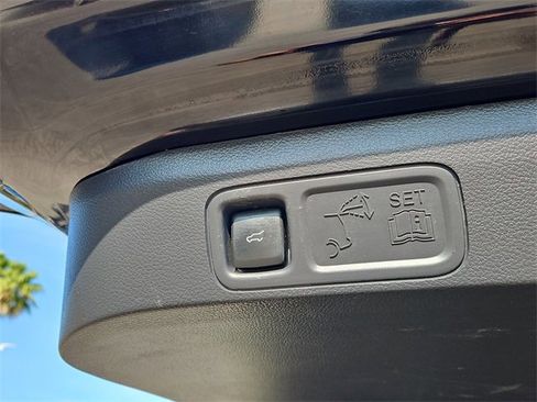 Used 2024 Ford Expedition Max Limited image 8