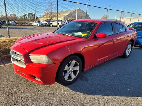 Used 2012 Dodge Charger SE image 10