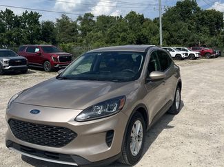 Used 2020 Ford Escape SE image 1