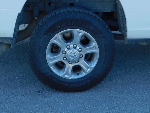 Used 2024 RAM 2500 Big Horn image 28