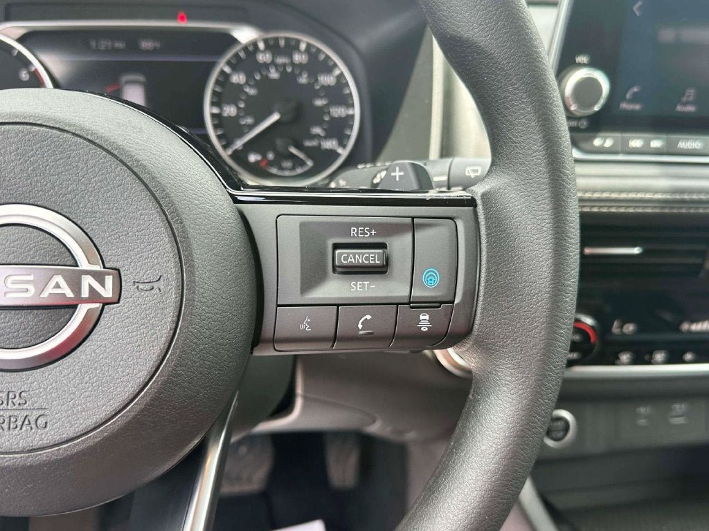 Used 2022 Nissan Rogue SV AWD/4WD image 22