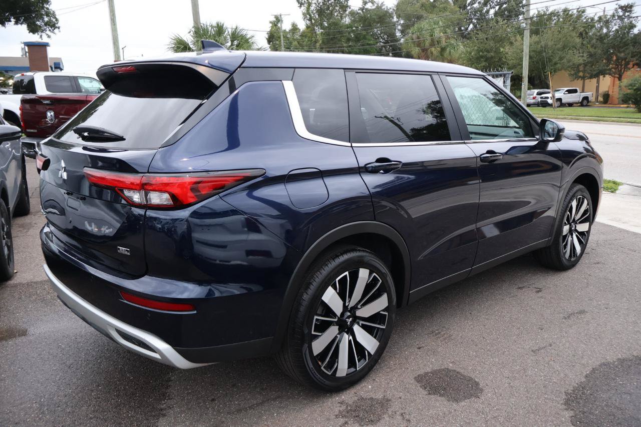 Used 2025 Mitsubishi Outlander SE FWD image 5