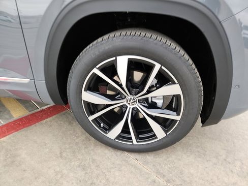 New 2026 Volkswagen Atlas SEL Premium R-Line image 9